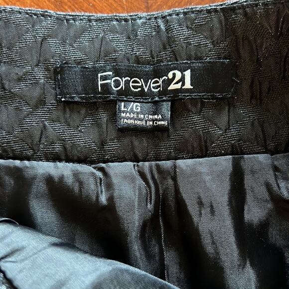 Forever 21 Black Textured Mini Skirt Junior Size Large Lined - Picture 4 of 9